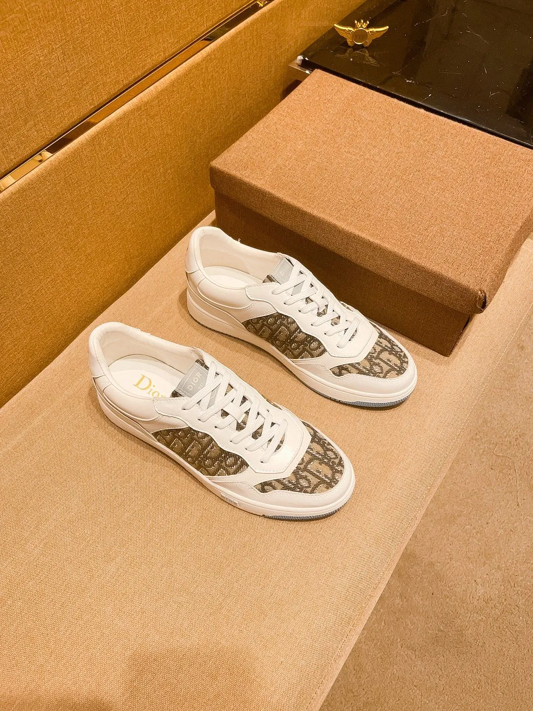 Men's shoes 💰 420💰【Dior】🔥 High-end men's shoes brand official website 1:1 latest masterpiece: the upper is made of Italian imported first-layer cowhide with a comfortable and breathable lining➕original non-slip and wear-resistant outsole🔥, making walking more convenient and comfortable! An exclusive new model, a stunning work, a beautiful 1:1 replica [color] compared to the official quality! Create a fashionable personality to set off your uniqueness! A must-have for trendy men! Classic🔥Size: 38-44 Color: 🔥Multiple colors available🔥.